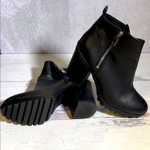 NWOT// H&M platform Booties